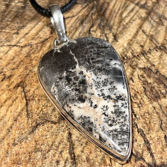 Dendritic Agate Pendant 2 1/4” - Picture 8 of 11